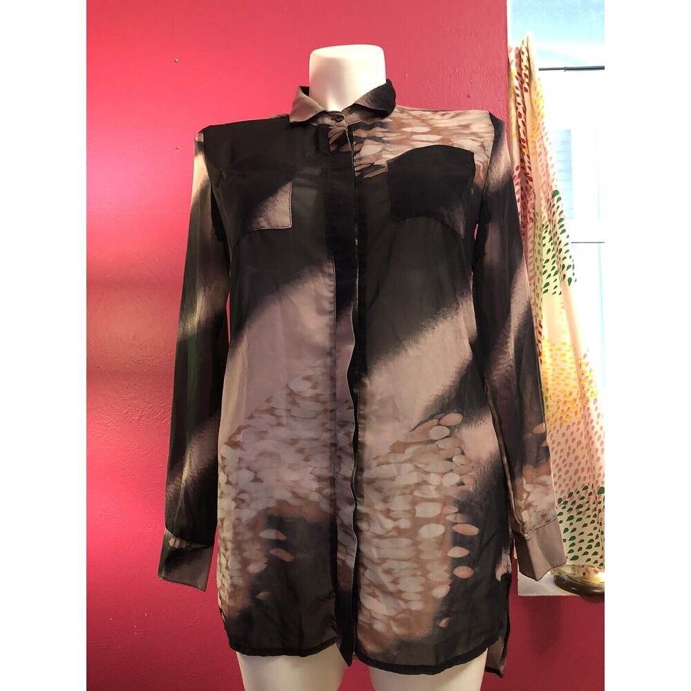 COMO NO? NWOT Pink Black Sheer Button Up Long Sleeve Droptail Shirt Small